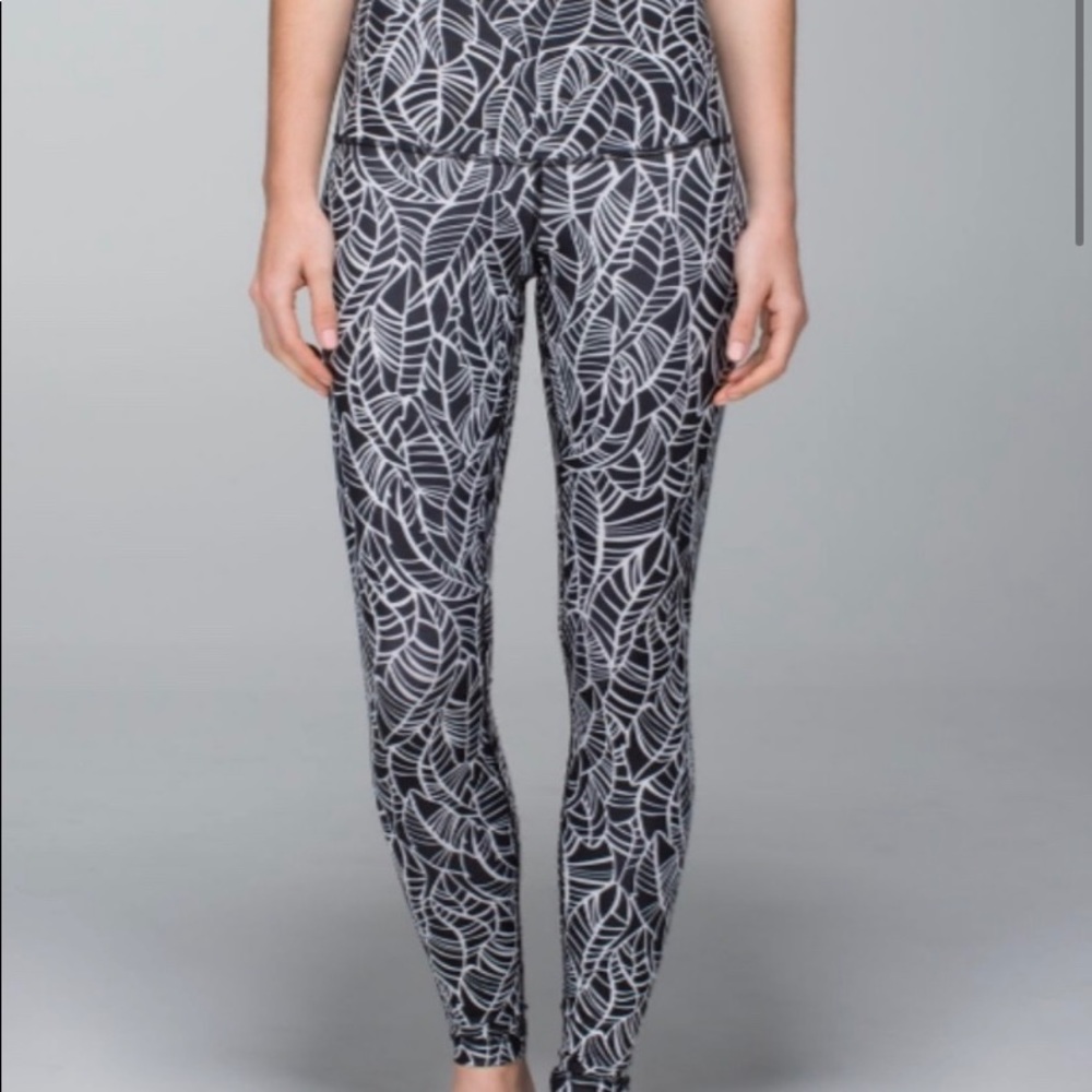 Lululemon Roll Down Wunder Unders Rare! - Picture 8 of 8